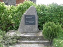 Obelisk w hołdzie ofiarom pracy niewolniczej w Kurowie