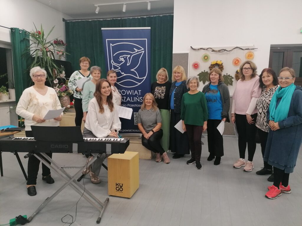 Zdjęcie uczestniczek warsztatów doskonalenia technik chóralnych Stowarzyszenie Kanon z Cewlina 15.11.2025