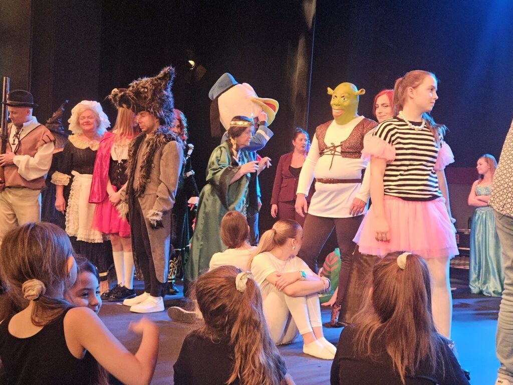 Zdjęcie z widowiska charytatywnego