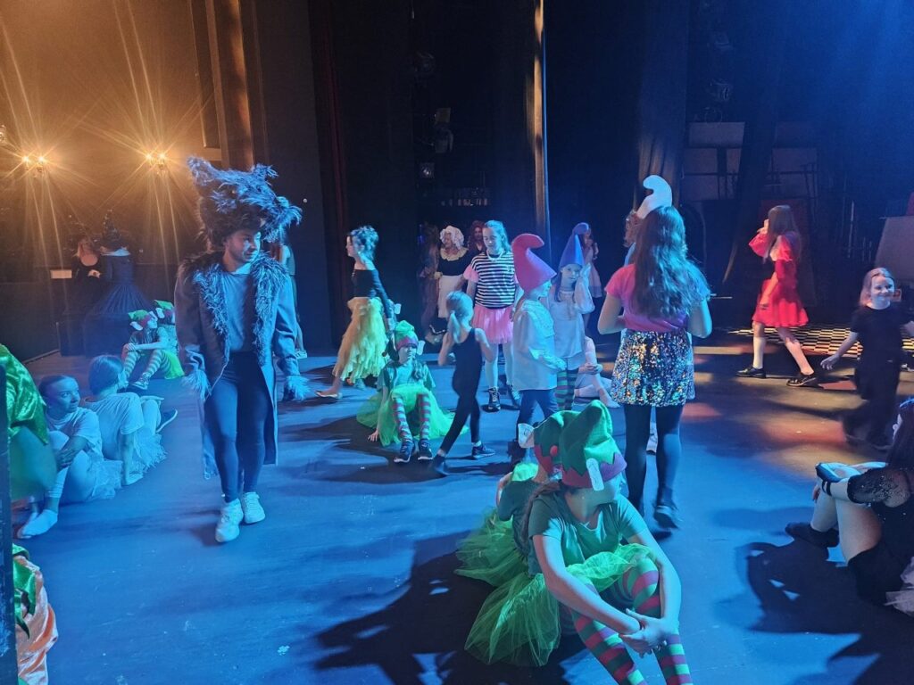 Zdjęcie z widowiska charytatywnego