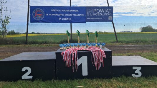 Relacja z zawodów powiatowych w trójboju i czwórboju w Łeknie.