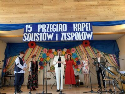 Relacja z XV Powiatowego Przeglądu Solistów, Kapel i Zespołów Ludowych w Dobrzycy